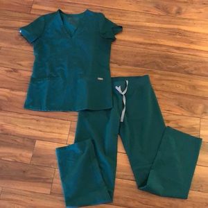 Figs Scrub Top - XS- Hunter Green